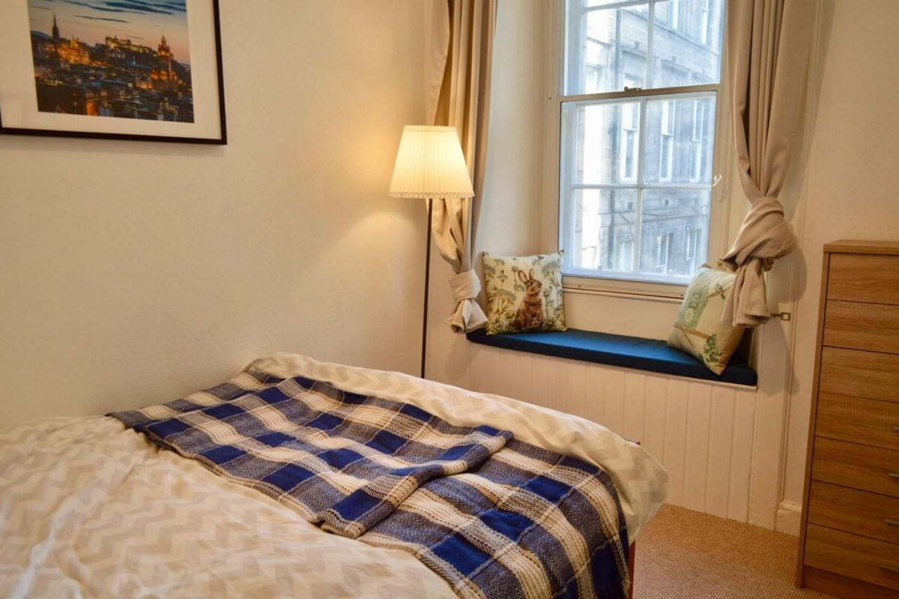 Two Bedroom Flat By Royal Mile! Edimburgo Exterior foto