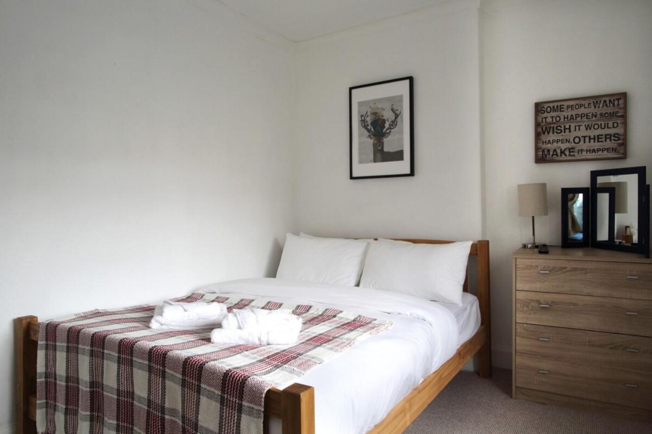 Two Bedroom Flat By Royal Mile! Edimburgo Exterior foto